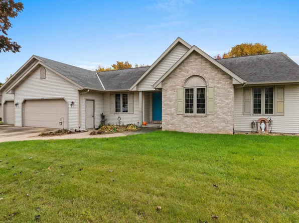 2673 Garden Ridge Trl, Green Bay, WI 54313