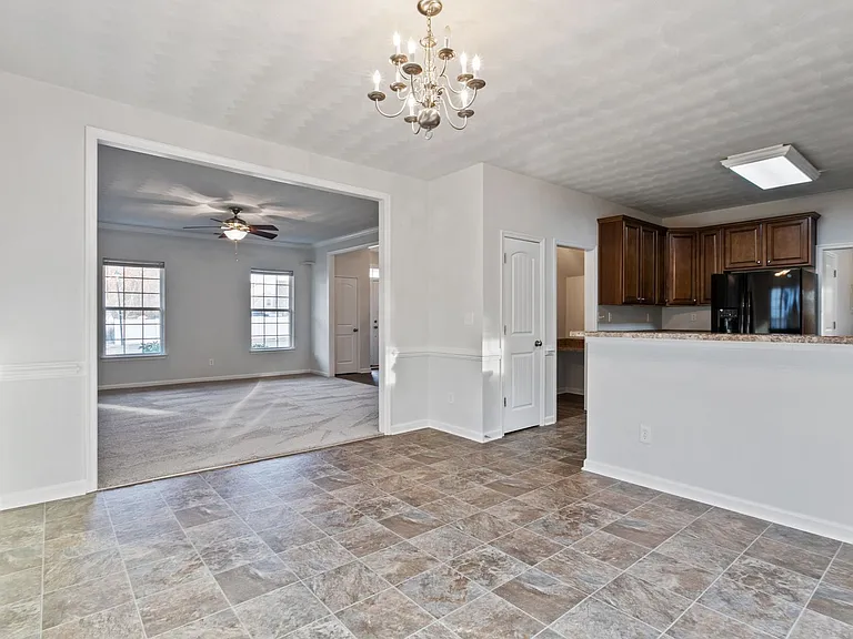 60 Manilla Ln — Photo 6