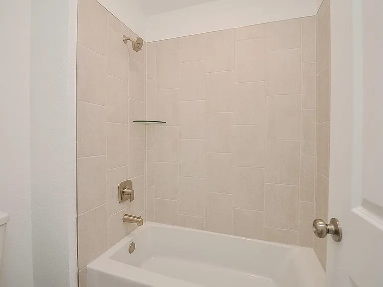 3811 Hermitage Dr — Photo 31