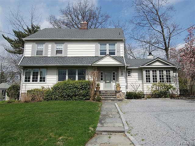 1st image of 20 Manor Ln