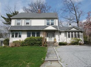 20 Manor Ln, Larchmont, NY 10538