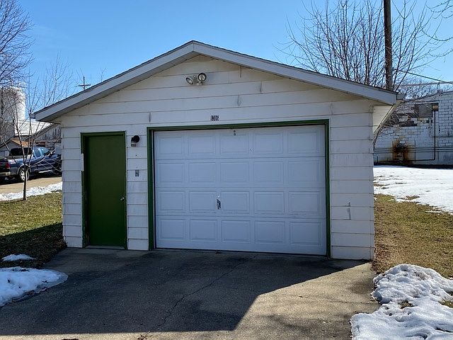 2nd image of 1316 W 6th St