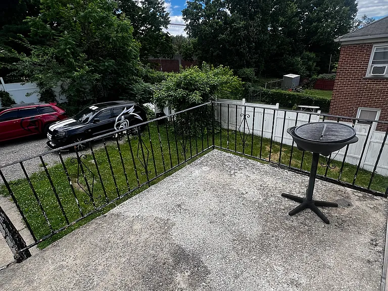 Bennett Ave — Photo 14