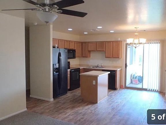 3rd image of 1662 E Jeanne Ln