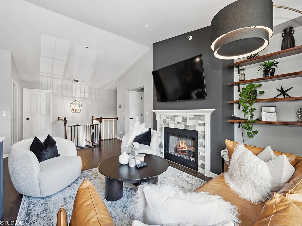 972 Enfield Dr Northbrook IL Zillow