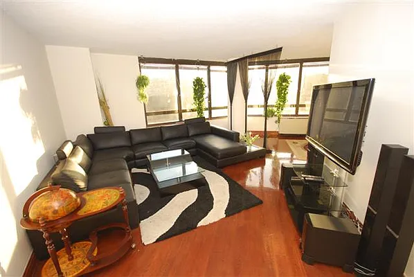 Rented by Luxury Habitat | media 43