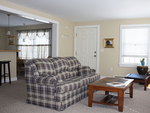 Livingroom Front Entry