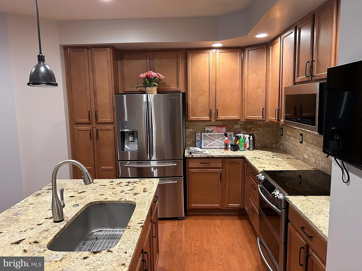 Building Photo - 910 Hall Station Dr #106