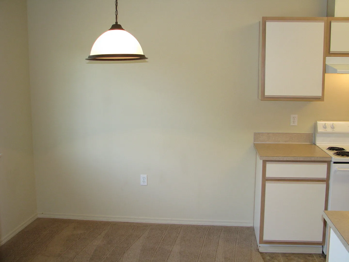 Two Bedroom Apartment in Keizer with W/D Hook-Up — Photo 4