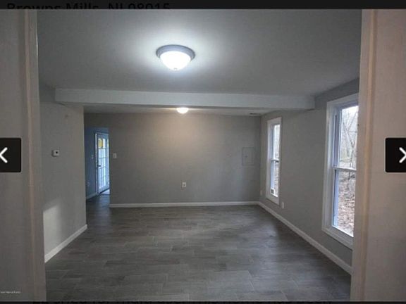 3rd image of 733 Taft St