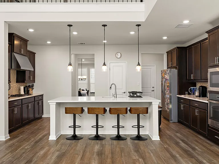 604 Spindrift Ln — Photo 8