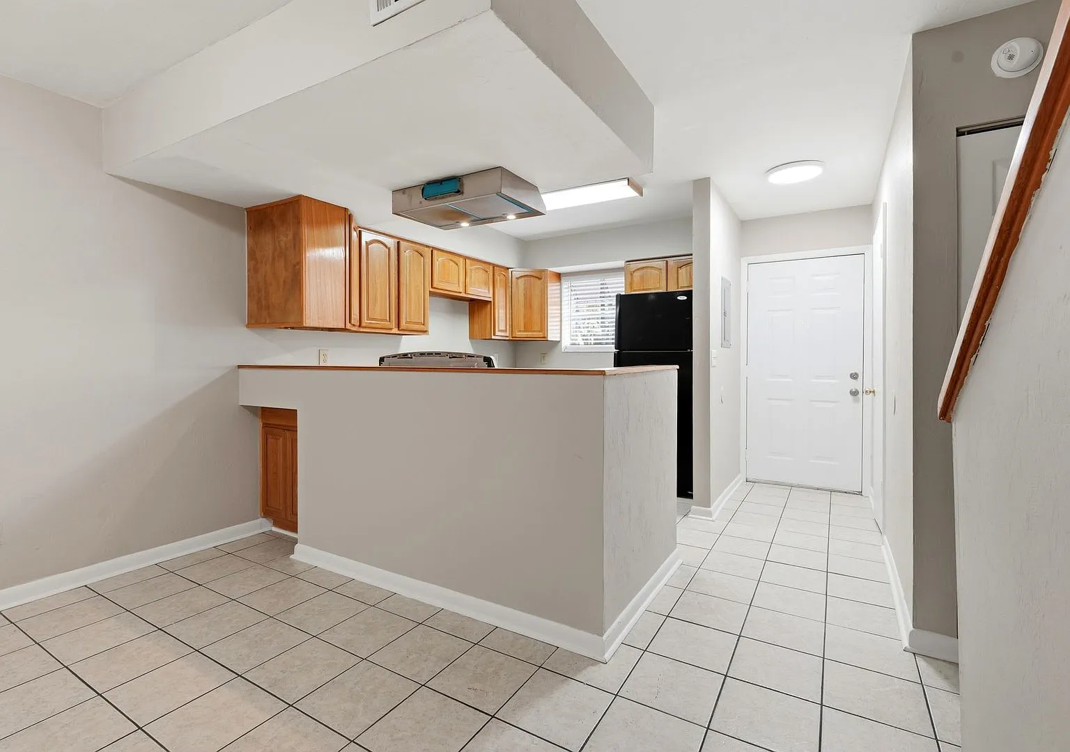 Convenient Townhome In SW Pickwick Park — Photo 3