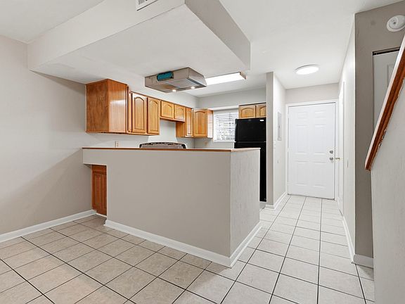 3rd image of 4411 SW 34th St APT 702