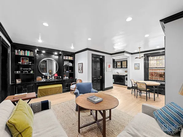 17 W 10th St APT 1N, Manhattan, NY 10011