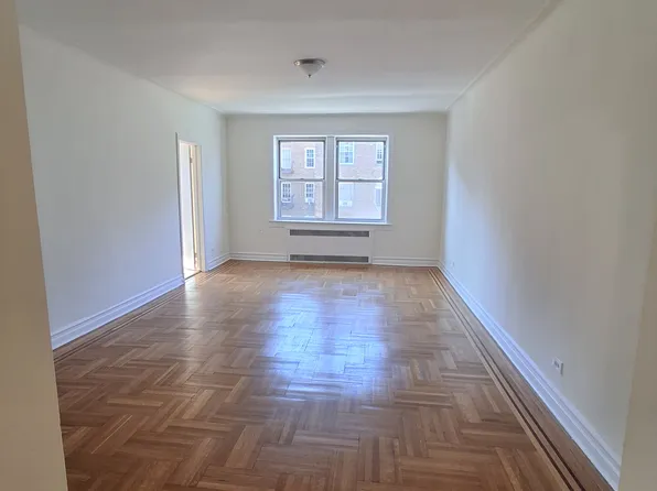 111-20 76th Road image 2 of 12