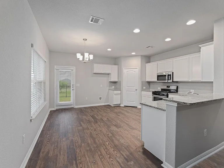 437 Otto Ave — Photo 4