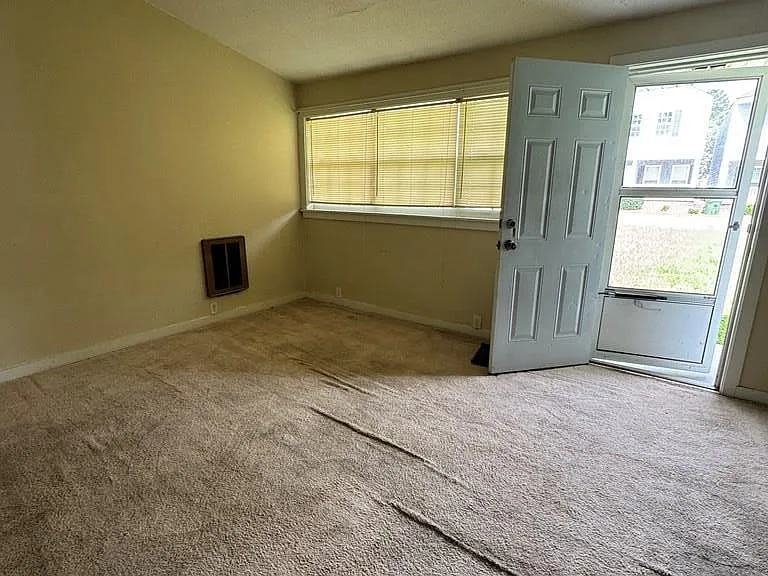 506 Bradwell St — Photo 3