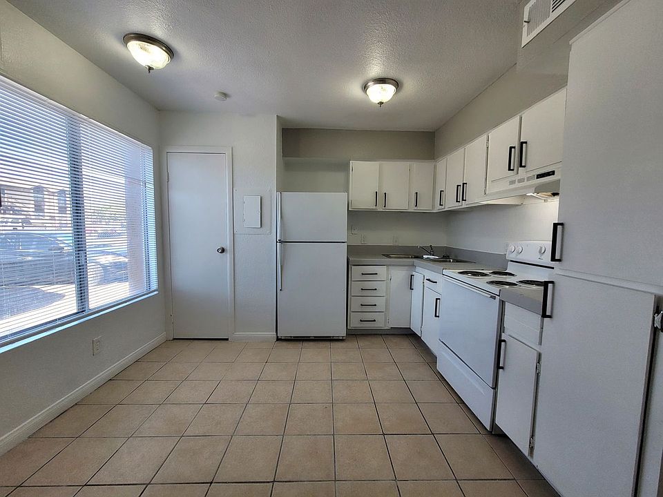 1st image of 2780 Menlo Square Dr APT B