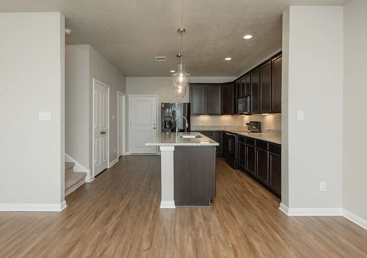 Spacious Townhome Available Now! — Photo 4