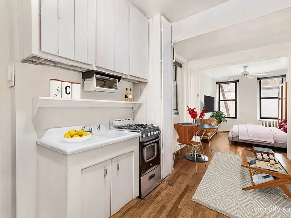 110 Thompson St APT 2E, New York, NY 10012