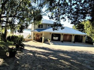 703 Front St, Welaka, FL 32193