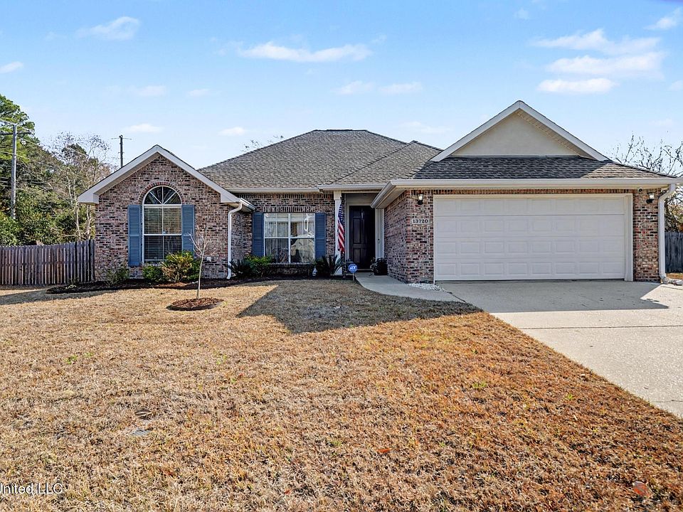 1st image of 13720 Hidden Oaks Dr