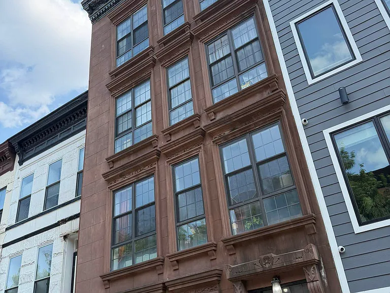910 Lafayette Ave #1 — Photo 2