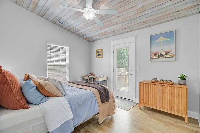 2076 Presidio Dr — Photo 11