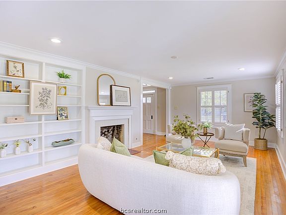 5th image of 1712 Glade St