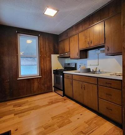 5th image of 337 N 13th St