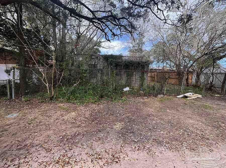 1st image of 3109 N R St