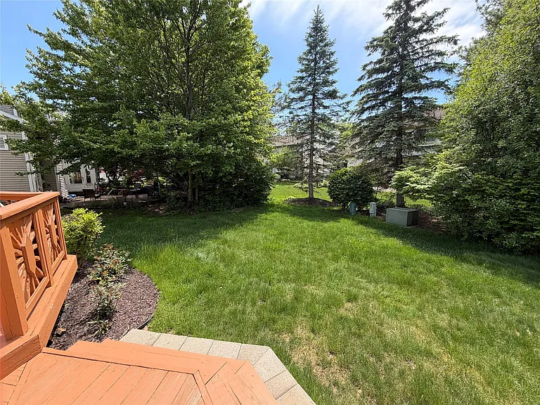 7043 Foxridge Dr — Photo 45