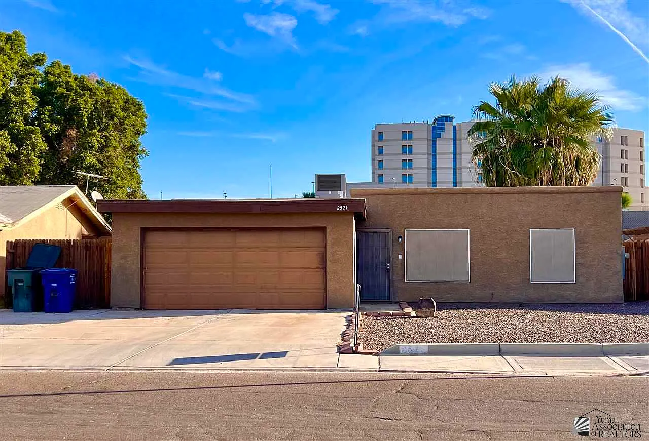 4 bed, 2.0 bath, 1240 sqft, $1,600 — Photo 1