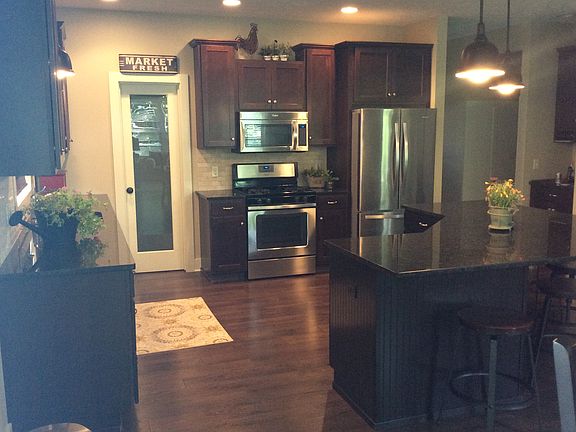 Stainless w/walk in pantry
