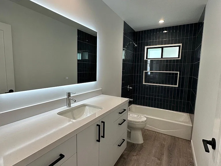 6641 Quakertown Ave — Photo 11