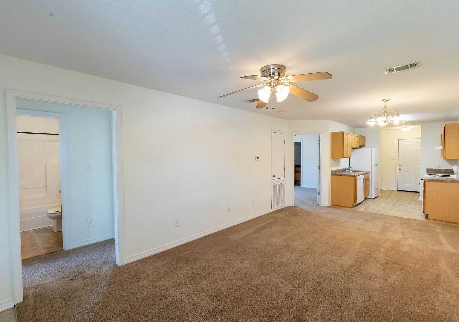3 Bedroom 2 Bath - D'Iberville — Photo 1