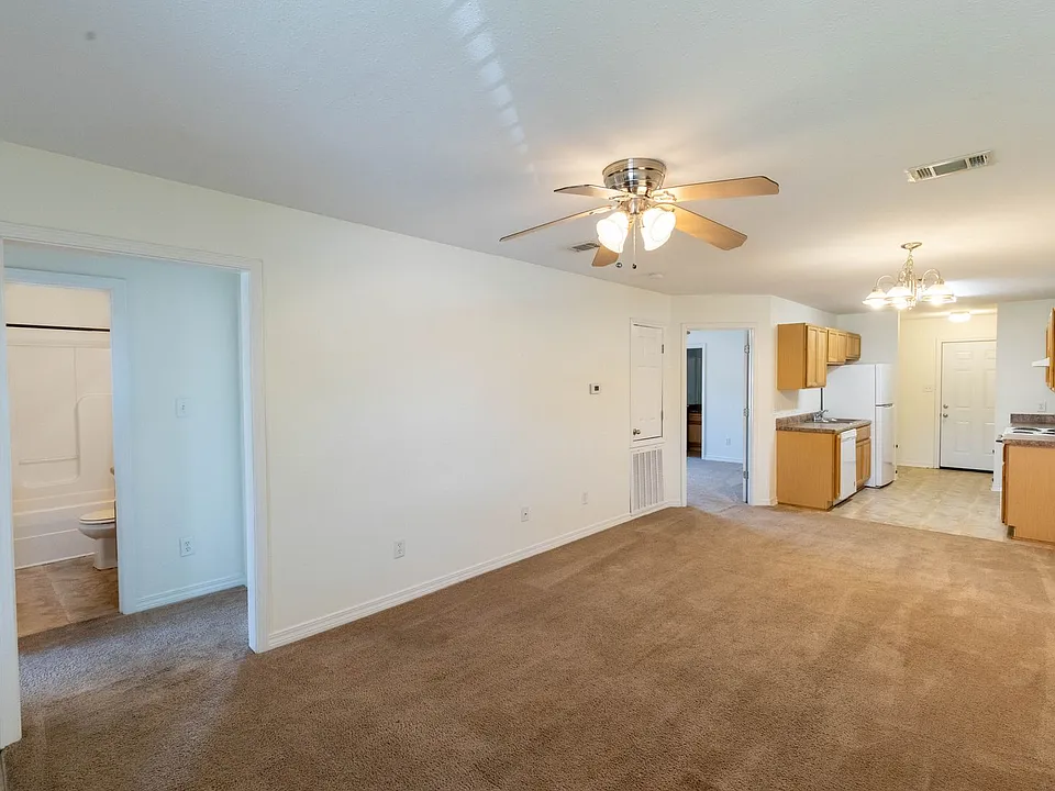17235 Avondale Cir