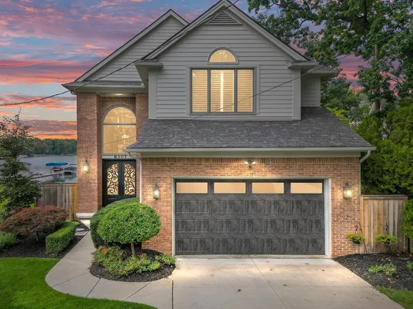 8303 Dickert St, Commerce Township, MI 48382