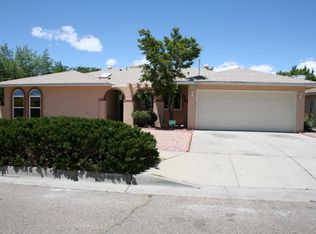 9705 Avenida Del Oso NE, Albuquerque, NM 87111