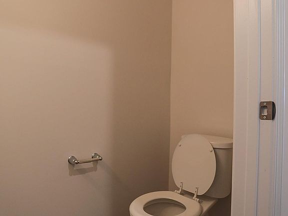 4th image of 230 Winston Ln