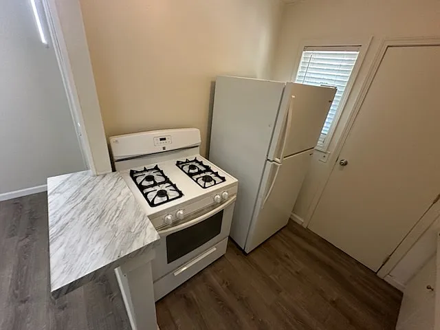 Studio Apartment Right Off Route 66 in Glendora — Photo 2