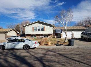 4036 Peak View Dr, Pueblo, CO 81008