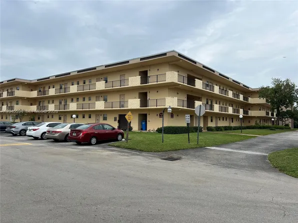 201 Berkley Rd APT 104, Hollywood, FL 33024