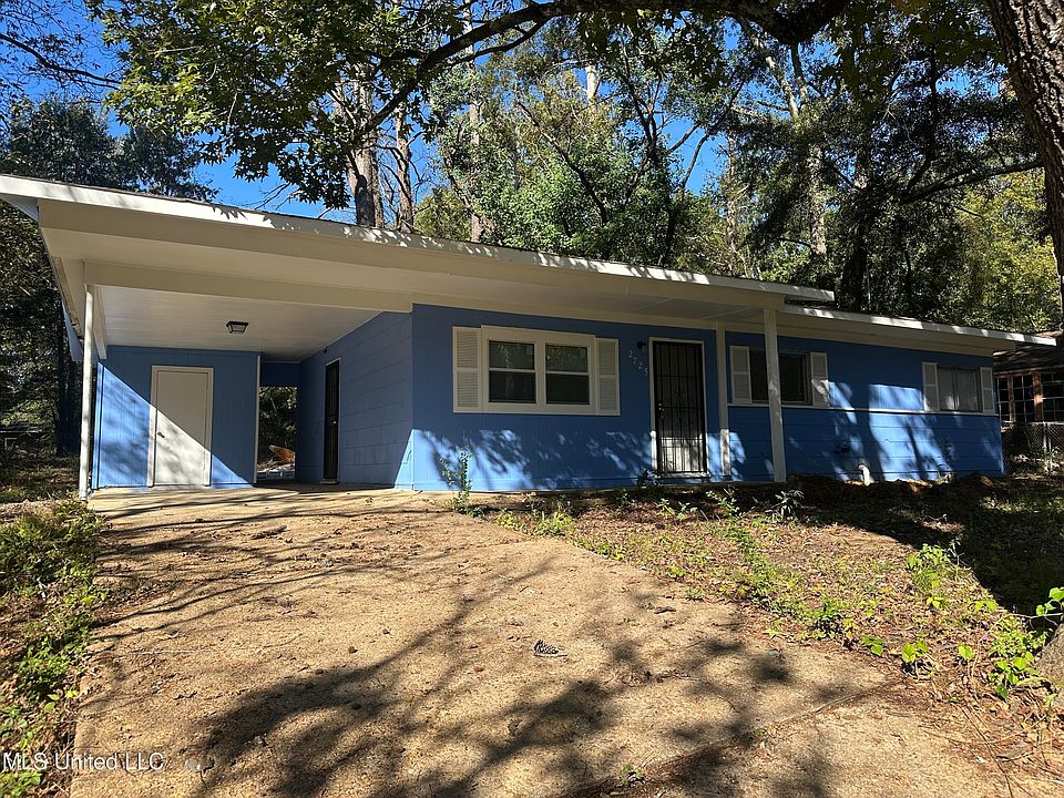 1st image of 2725 Charleston Dr