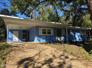 2725 Charleston Dr, Jackson, MS