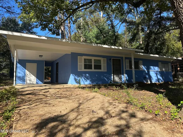 2725 Charleston Dr, Jackson, MS 39212
