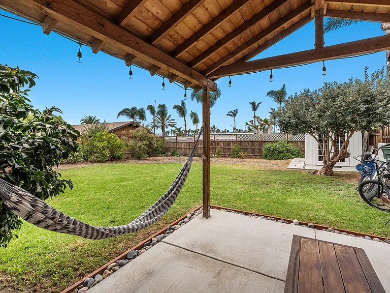 215 N Rios Ave — Photo 9