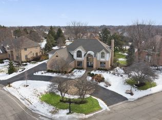 421 Boulder Dr, Lake In The Hills, IL 60156
