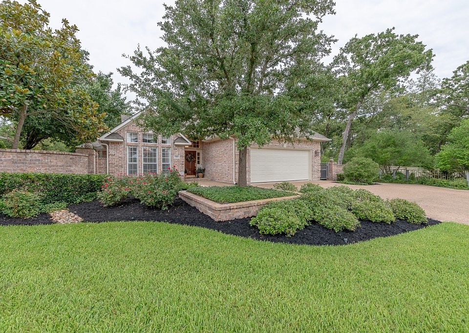 1st image of 928 Grand Oaks Cir