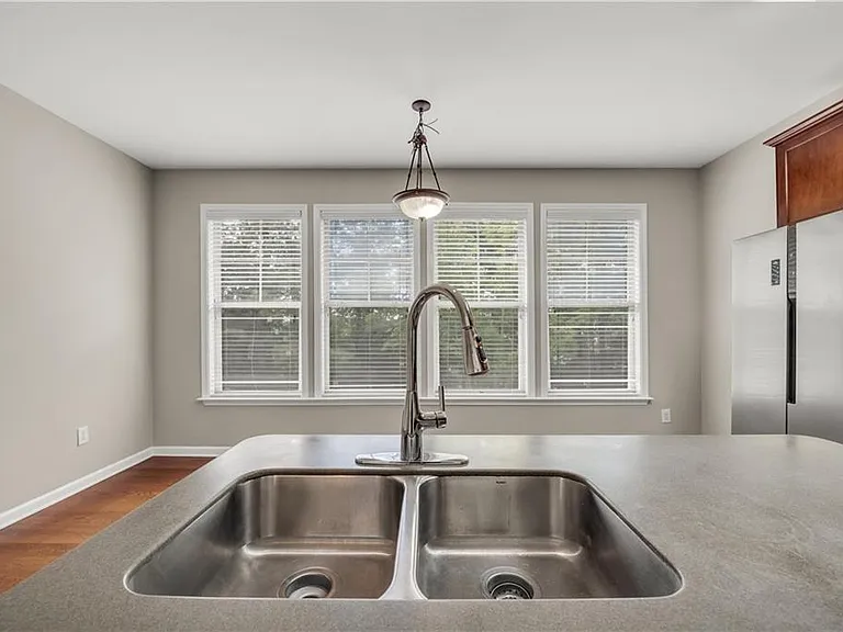 501 Grove Field Ct — Photo 32